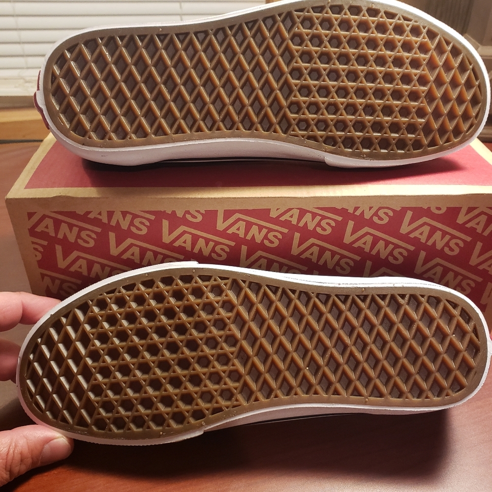 Vans - Picture 3 of 5